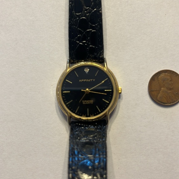 Affinity Diamond Quartz Watch - Picture 4 of 8